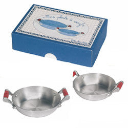 moulin-roty-set-of-2-alu-egg-pans-me-packaged-01