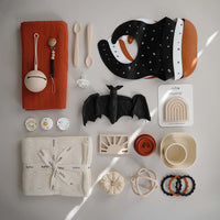 mushie-silicone-baby-bib-black-numbers-mush-2500016- (3)