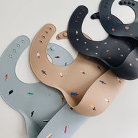 mushie-silicone-baby-bib-rocket-ship-mush-2500155- (4)