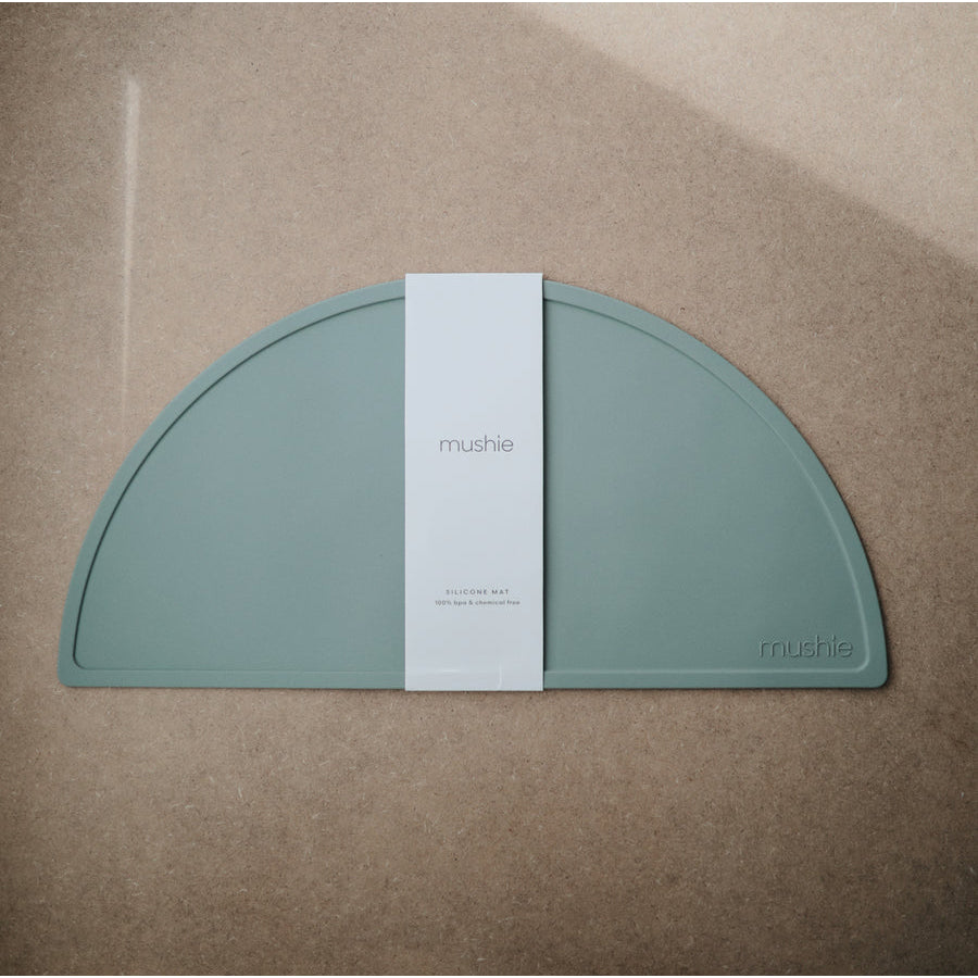 mushie-silicone-place-mat-cambridge-blue-mush-2370031- (2)