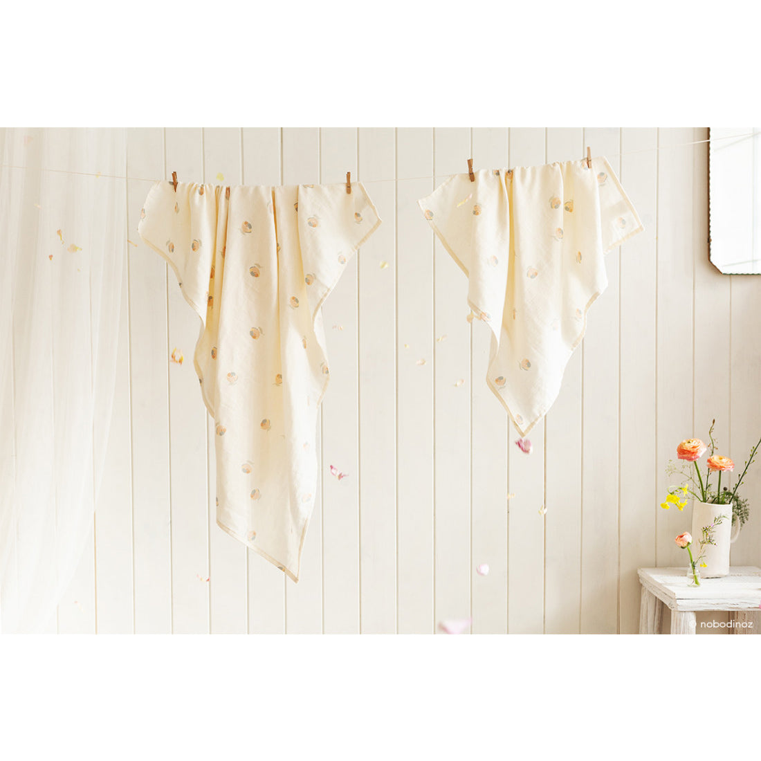 nobodinoz-baby-love-swaddle-blossom- (4)