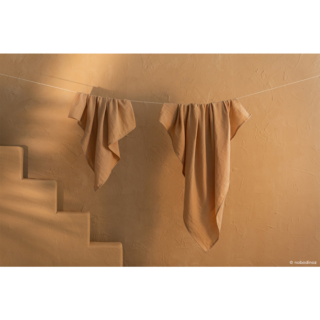 nobodinoz-baby-love-swaddle-nude- (4)