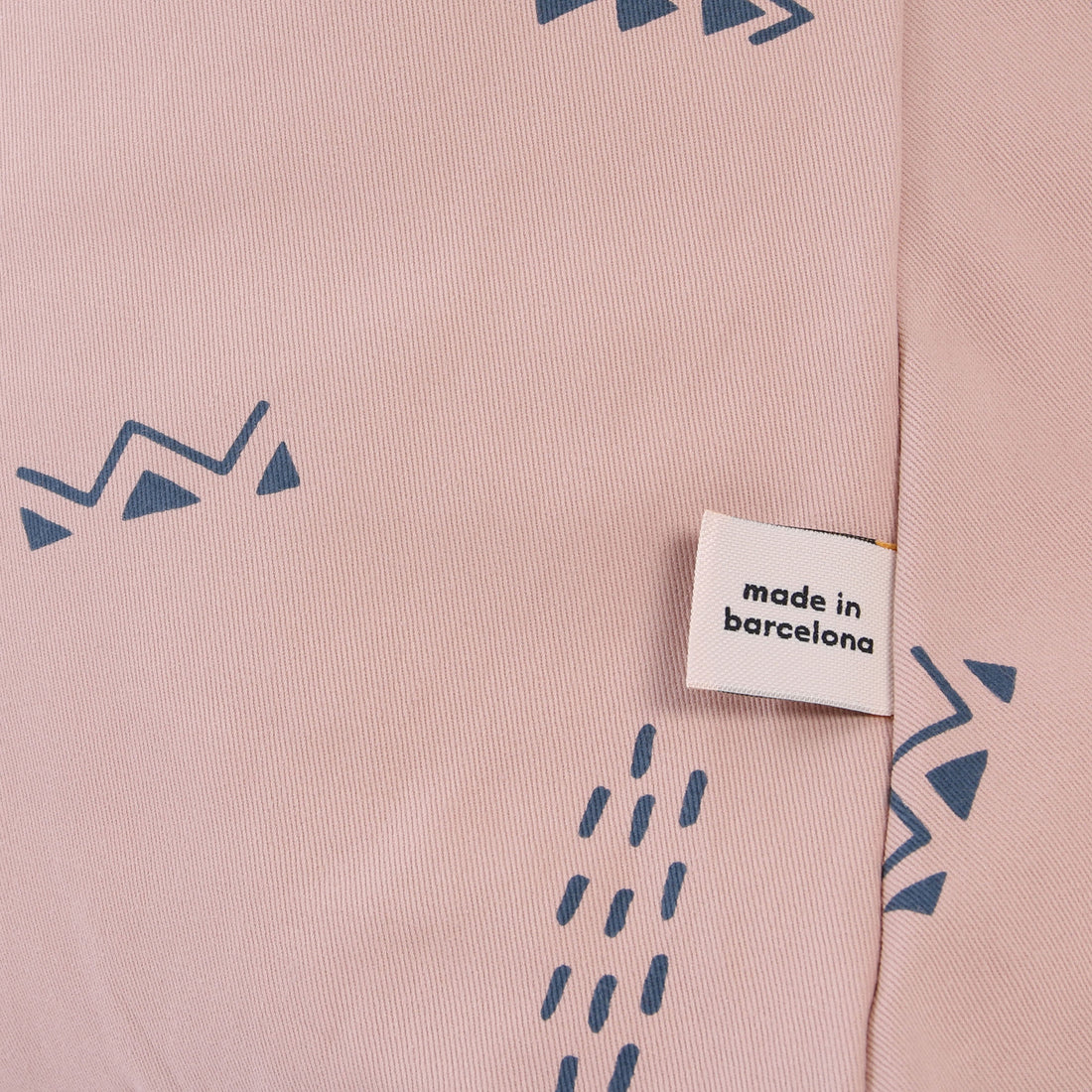 nobodinoz-bean-bag-keops-blue-secrets-misty-pink- (2)
