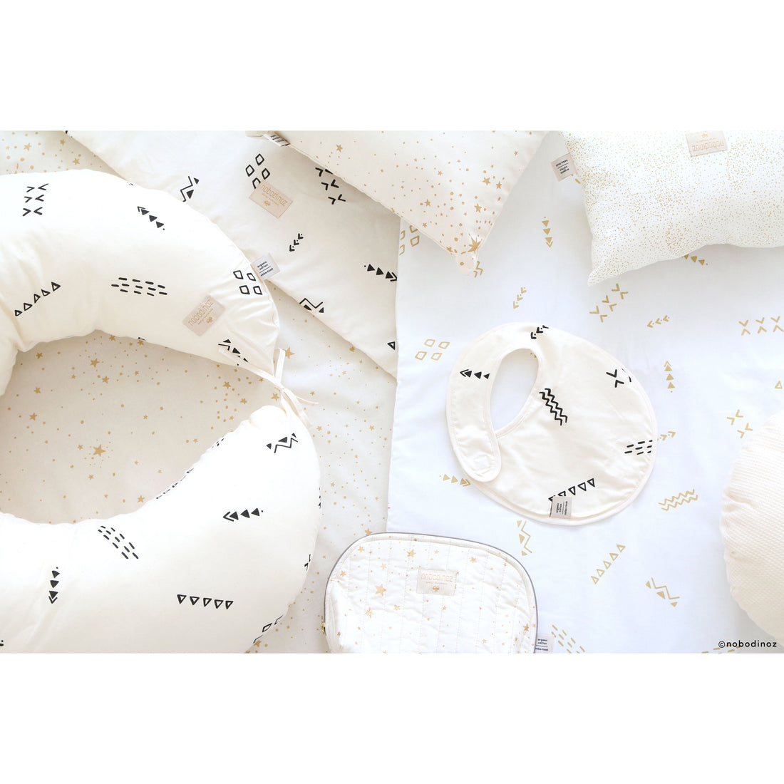 nobodinoz-changing-pad-nomad-gold-bubble-white- (4)