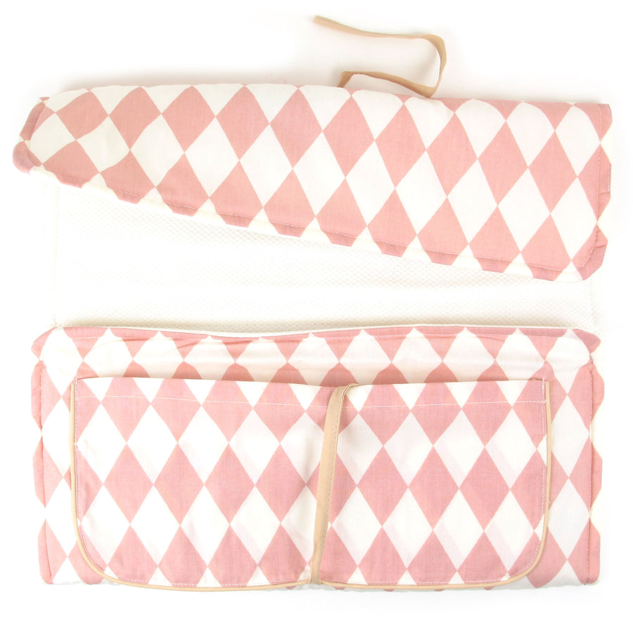 nobodinoz-changing-pad-pink-diamonds- (2)