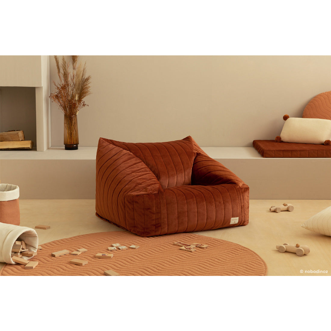 nobodinoz-chelsea-amrchair-velvet-beanbag-wild-brown-nobo-4921130- (5)