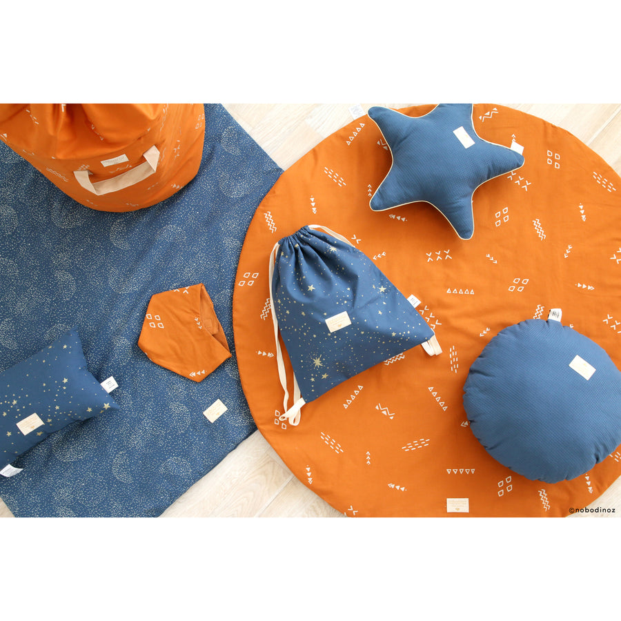 nobodinoz-colorado-square-playmat-gold-stella-night-blue- (5)