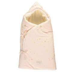 nobodinoz-cozy-stella-winter-baby-nest-bag-gold-stella-dream-pink- (1)