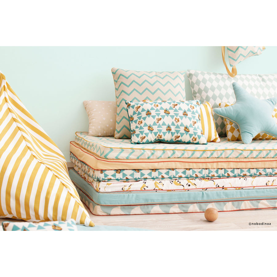 nobodinoz-cushion-averell-blue-diamonds- (2)