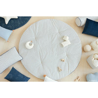 nobodinoz-fluffy-round-playmat-blue-stripes-natural-nobo-4922335- (6)