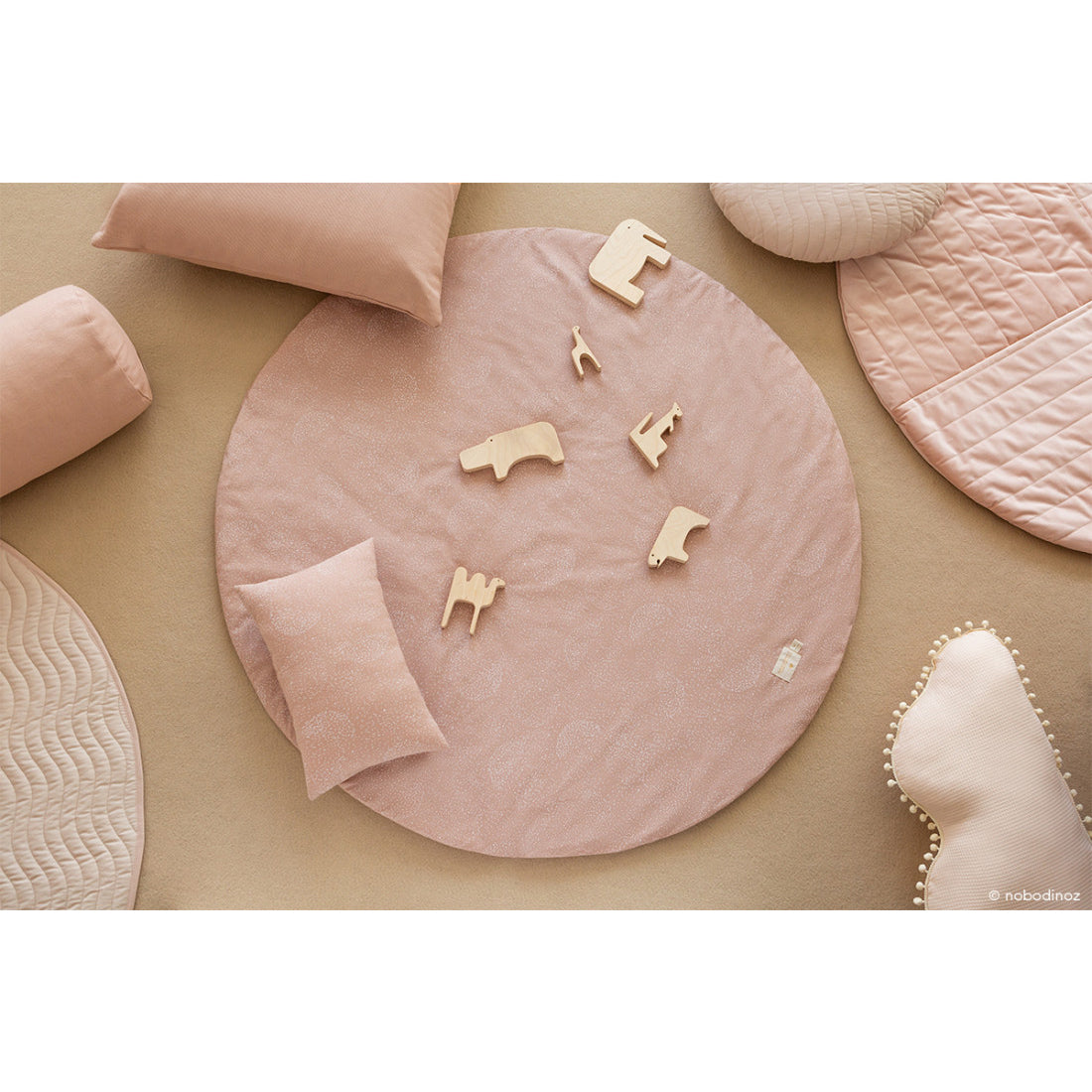 nobodinoz-full-moon-round-playmat-white-bubble-misty-pink- (3)