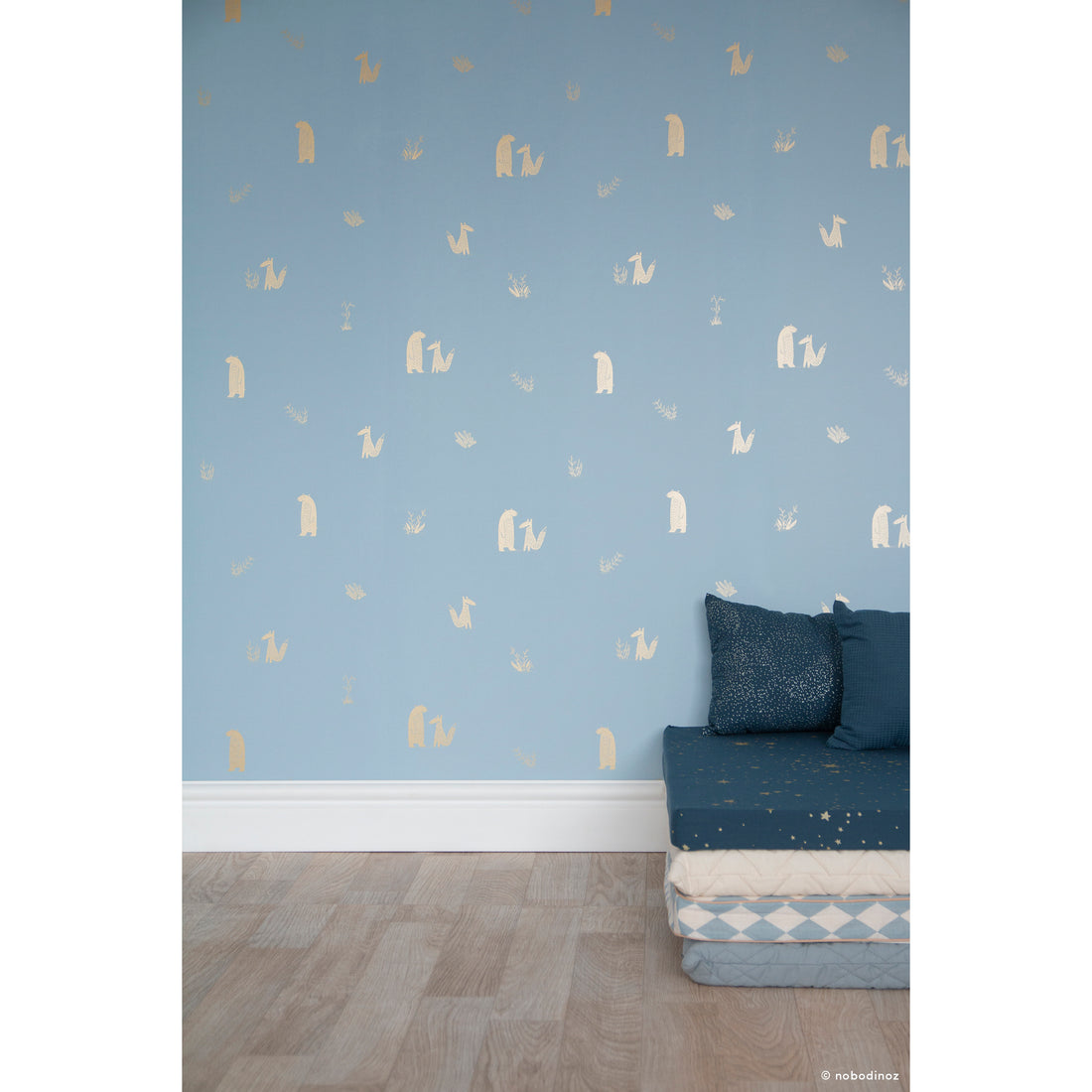 nobodinoz-hardy-long-cushion-gold-stella-night-blue- (3)