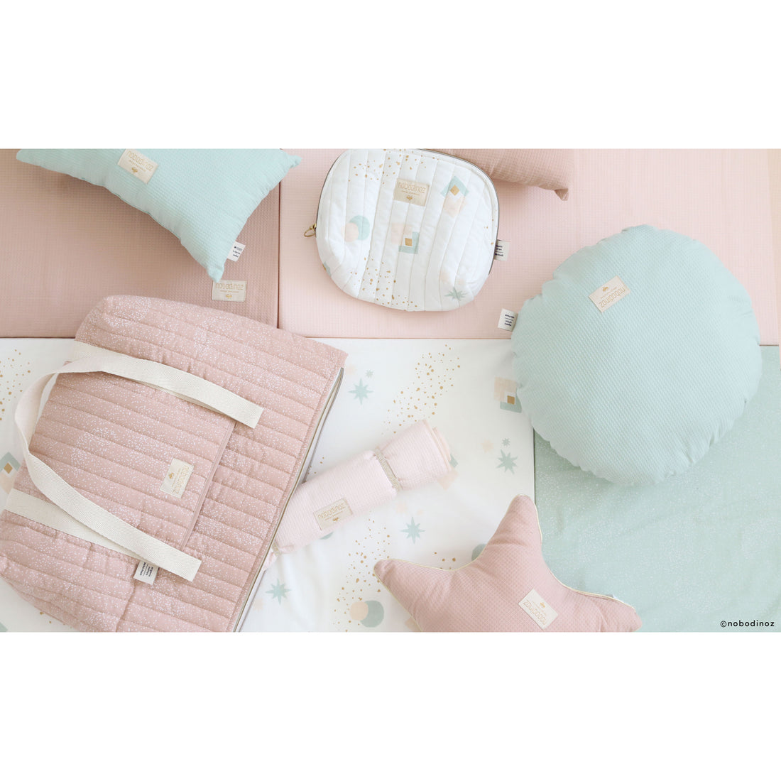 nobodinoz-laponia-blanket-small-white-bubble-misty-pink (4)