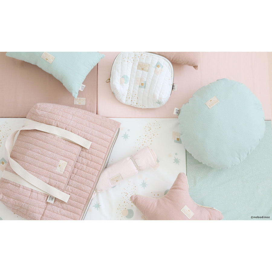 nobodinoz-laponia-blanket-small-white-bubble-misty-pink (4)