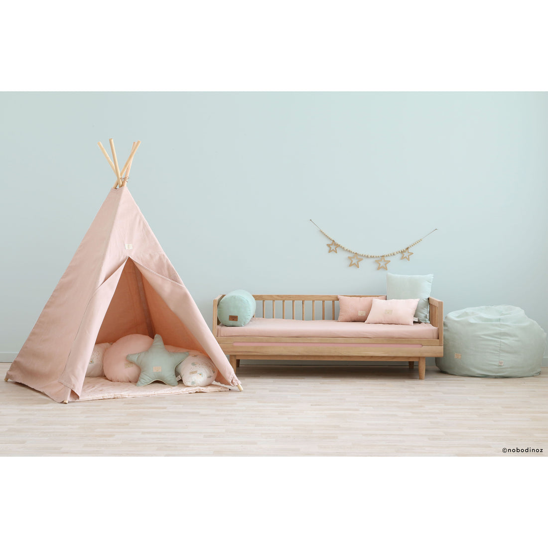 nobodinoz-laponia-blanket-small-white-bubble-misty-pink (3)