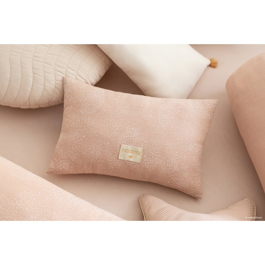 nobodinoz-laurel-small-cushion-white-bubble-misty-pink- (3)
