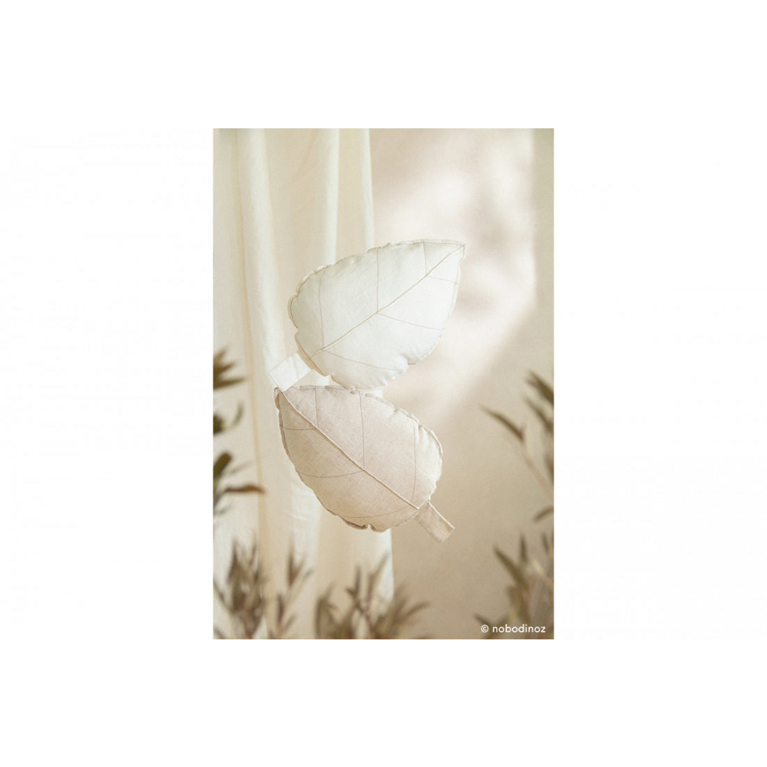 nobodinoz-lin-français-leaf-cushion-greige-nobo-4923011- (4)
