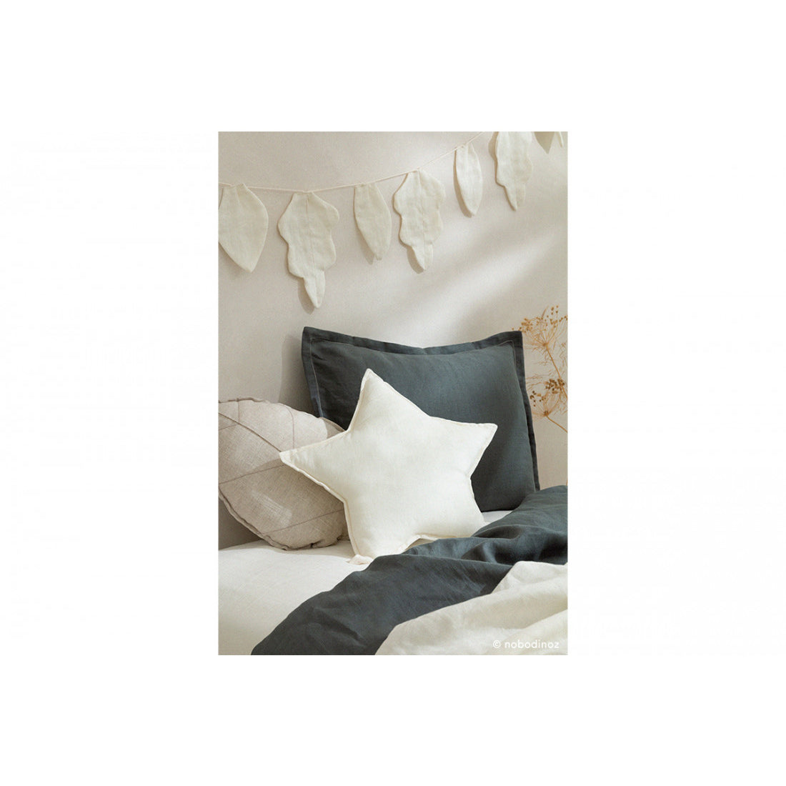 nobodinoz-lin-français-leaf-cushion-greige-nobo-4923011- (7)