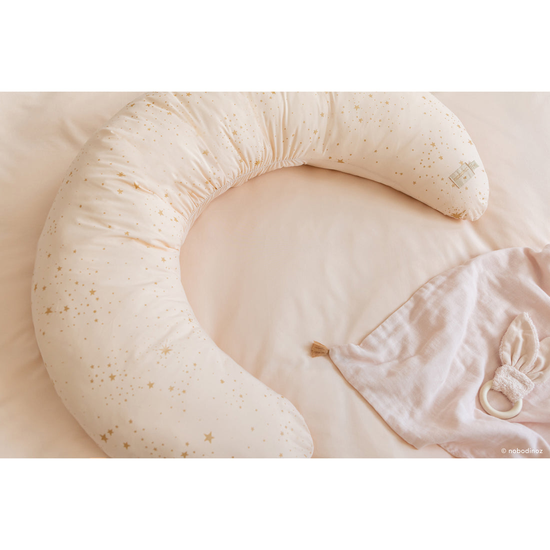 nobodinoz-maternity-pillow-luna-gold-stella-dream-pink- (8)