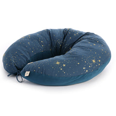 nobodinoz-maternity-pillow-luna-gold-stella-night-blue- (1)