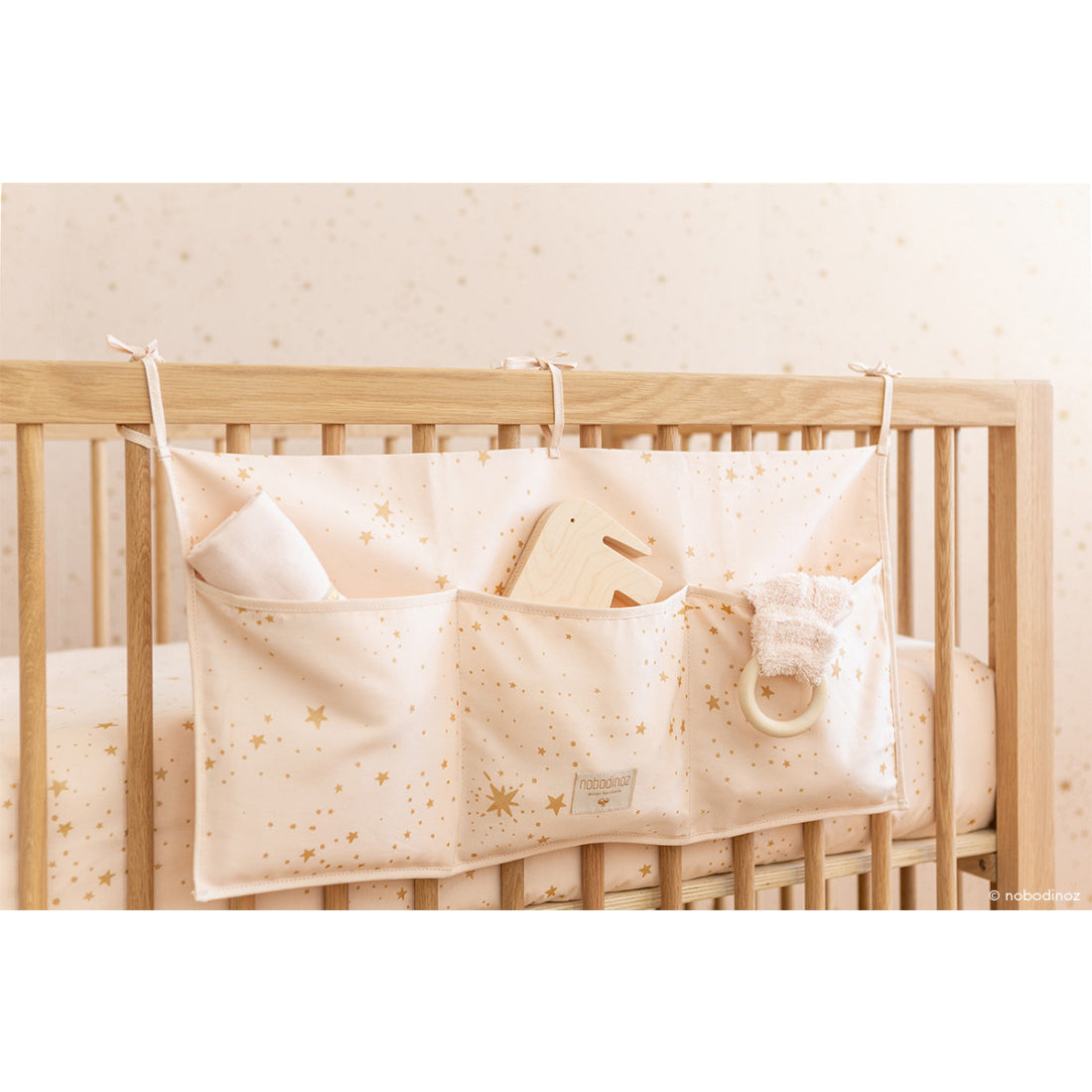 nobodinoz-merlin-crib-organizer-gold-stella-dream-pink- (4)