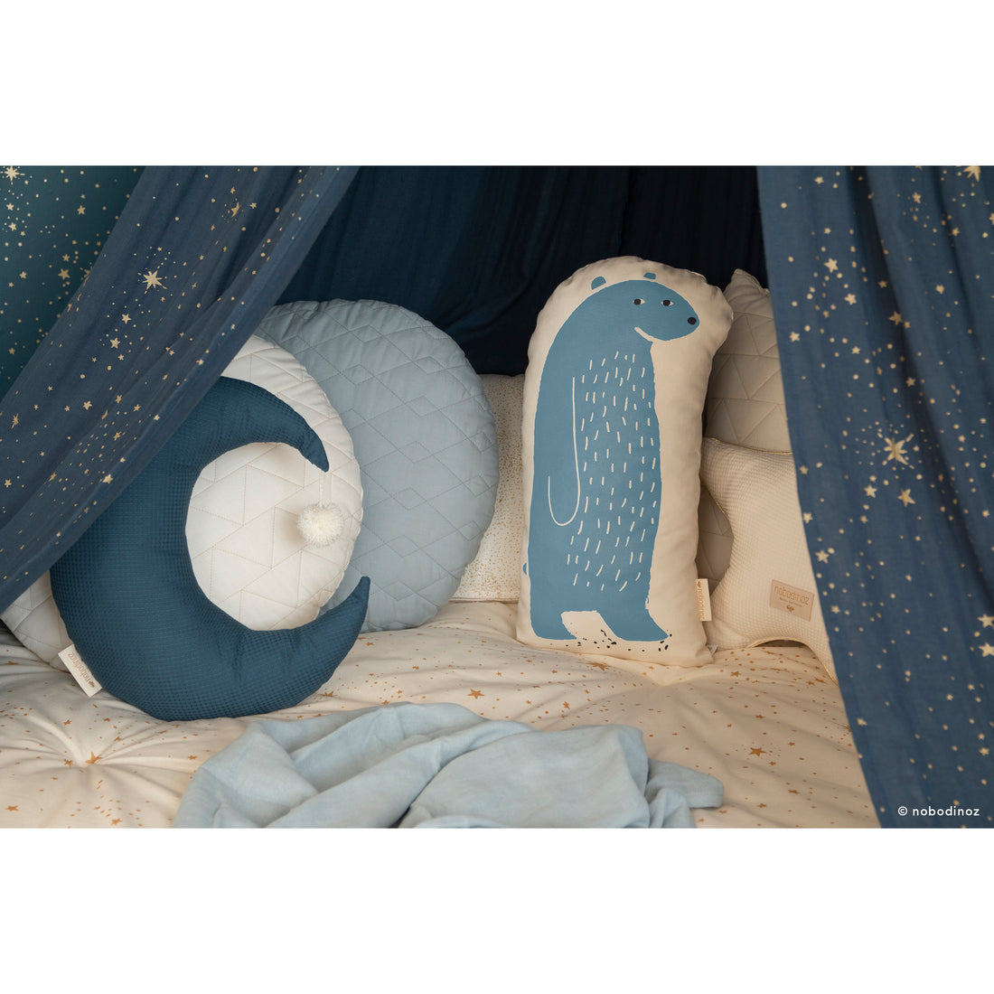 nobodinoz-moon-cushion-night-blue- (3)