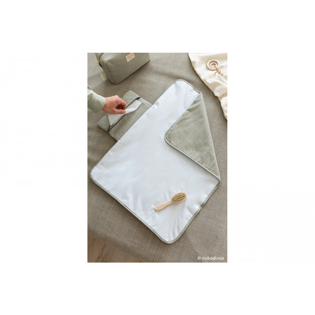 nobodinoz-mozart-waterproof-changing-pad-laurel-green-68x50cm-nobo-4919267