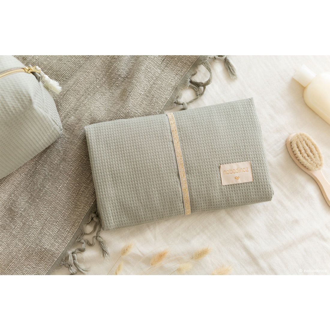 nobodinoz-mozart-waterproof-changing-pad-laurel-green-68x50cm-nobo-4919267