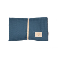 nobodinoz-mozart-waterproof-changing-pad-night-blue- (1)