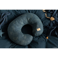 nobodinoz-nursing-pillow-sunrise-gold-bubble-night-blue- (2)