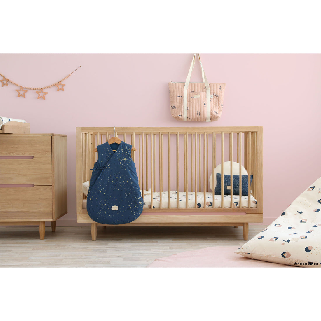 nobodinoz-paris-maternity-bag-blue-secrets-misty-pink- (6)