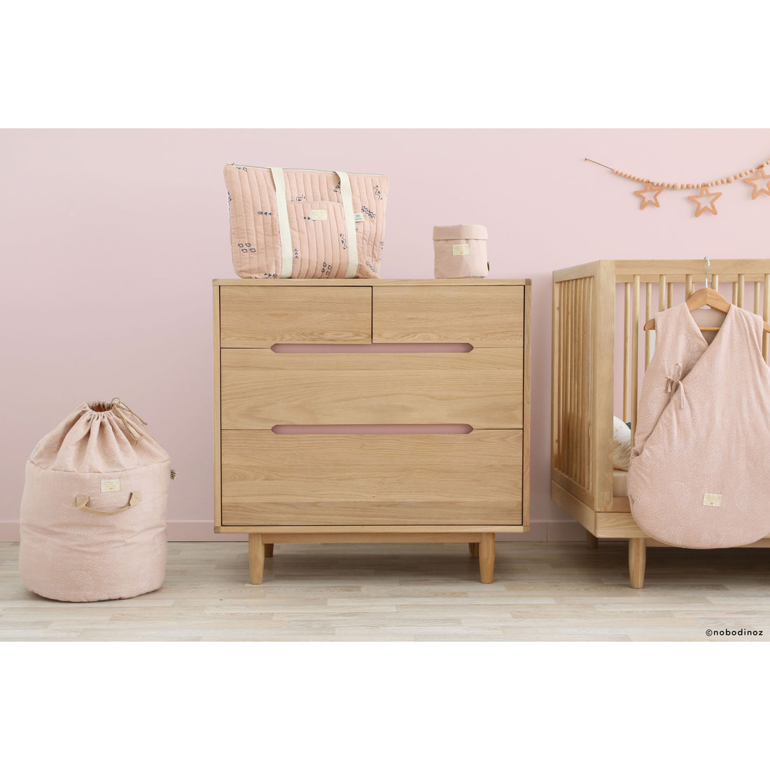 nobodinoz-paris-maternity-bag-blue-secrets-misty-pink- (8)