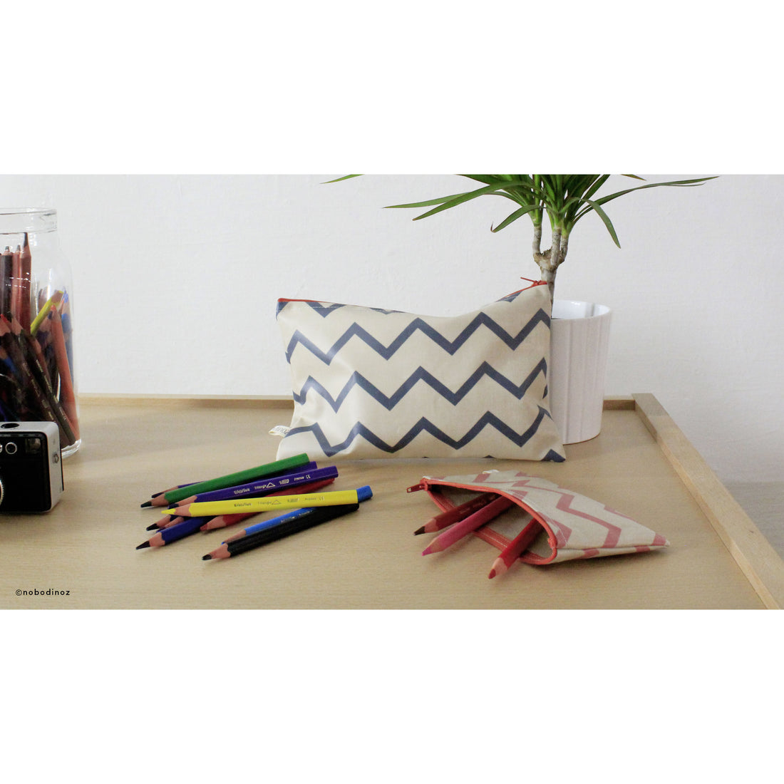 nobodinoz-pencil-case-roma-zigzag-blue- (2)