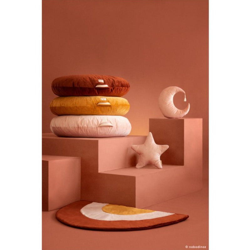 nobodinoz-pierrot-moon-velvet-cushion-bloom-pink- (5)