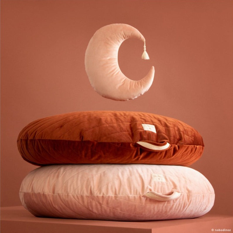 nobodinoz-pierrot-moon-velvet-cushion-bloom-pink- (5)