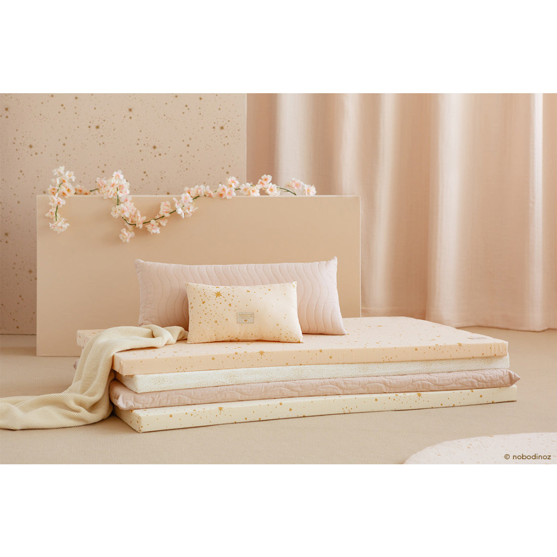nobodinoz-st-barth-mattress-gold-stella-dream-pink- (3)