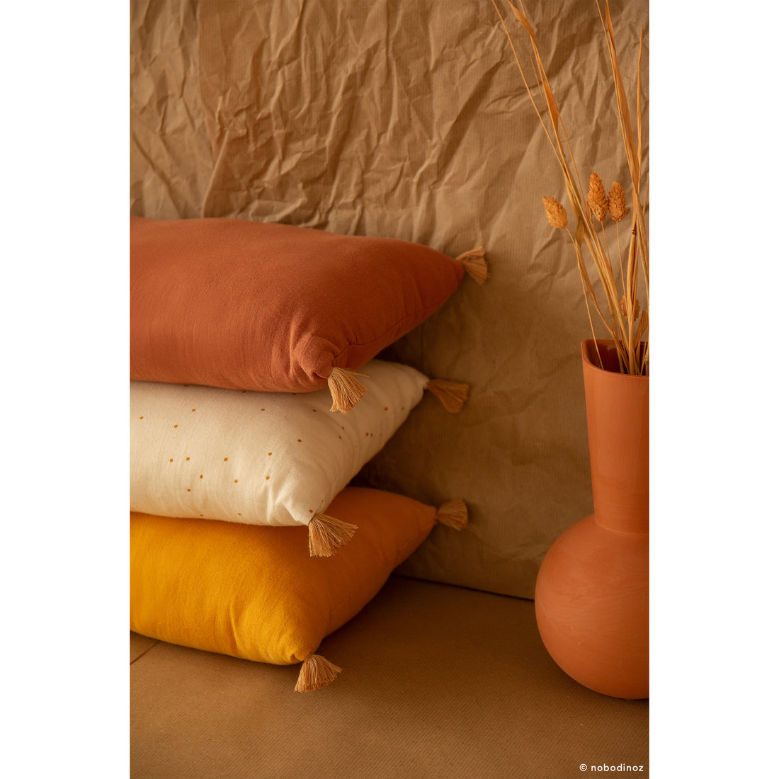 nobodinoz-sublim-cushion-farniente-yellow- (4)