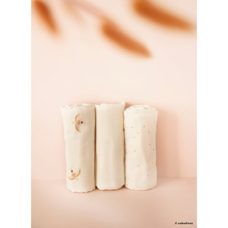 nobodinoz-swaddle-baby-love-honey-sweet-dots-natural- (7)