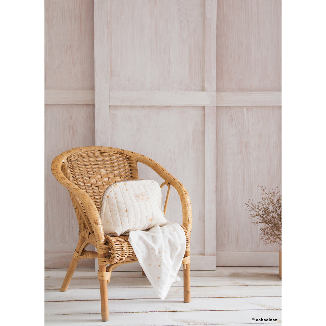nobodinoz-swaddle-butterfly-gold-stella-white- (9)