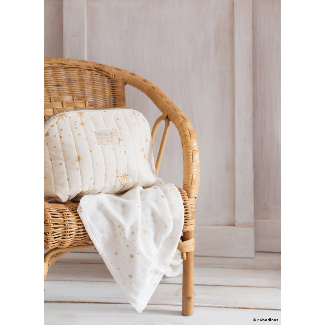 nobodinoz-swaddle-butterfly-gold-stella-white- (8)