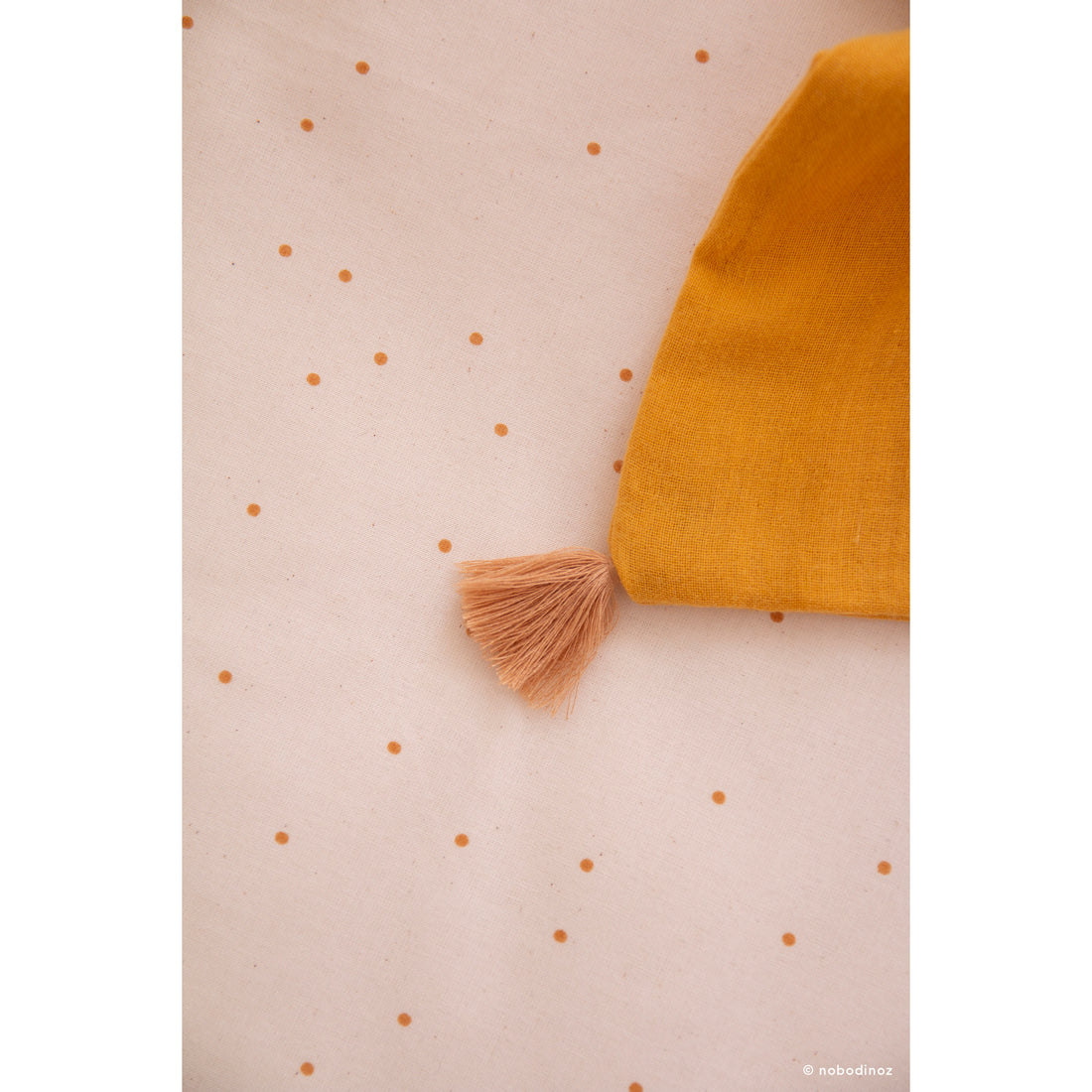 nobodinoz-treasure-summer-blanket-honey-sweet-dots-natural- (10)