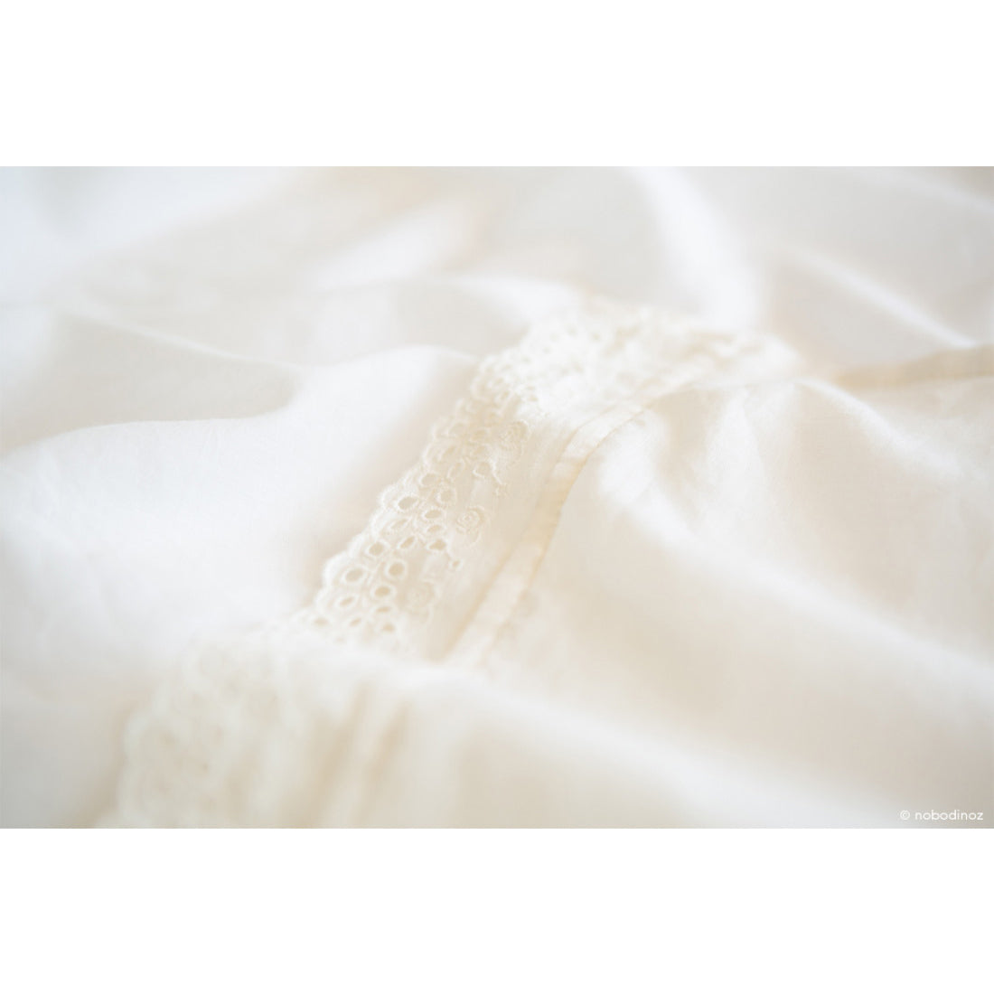 nobodinoz-vera-eyelet-lace-large-cushion-natural-nobo-4920386- (3)