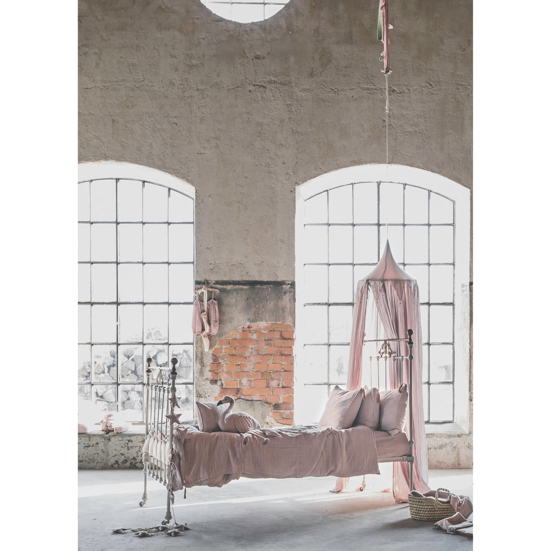 numero-74-circus-bunting-canopy-dusty-pink- (6)