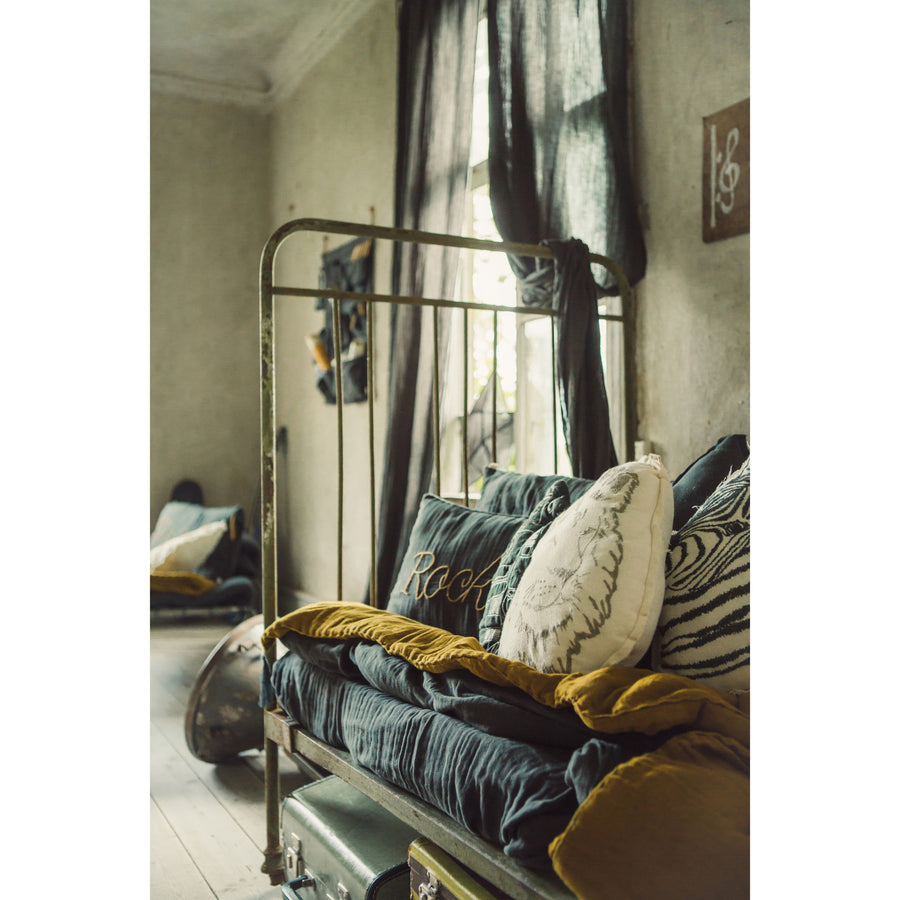 numero-74-cushion-cover-message-flashy-dark-grey- (2)