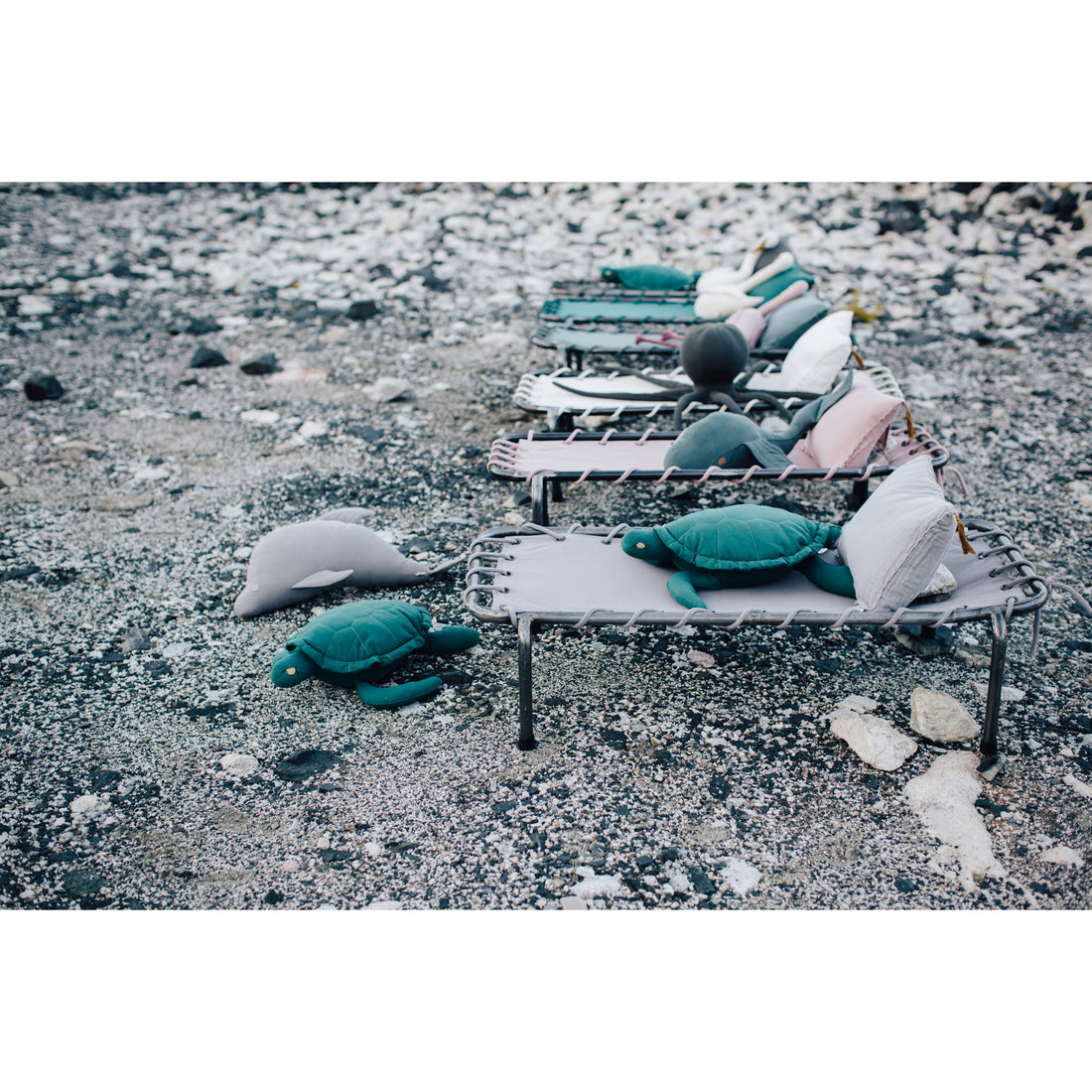 numero-74-freddy-octopus-cushion-dark-grey- (11)