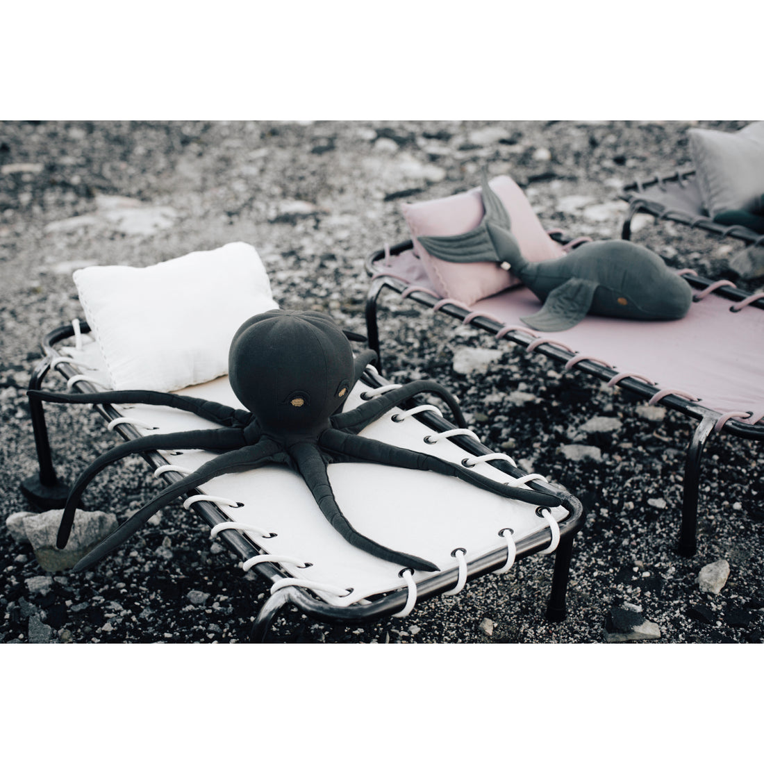 numero-74-freddy-octopus-cushion-dark-grey- (6)