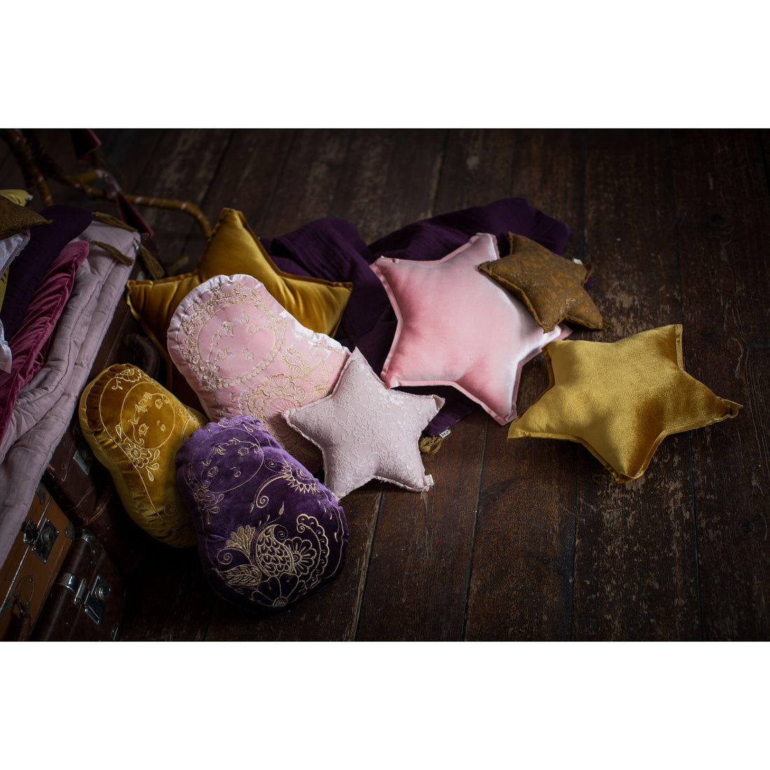 numero-74-star-cushion-velvet-small-gold- (4)