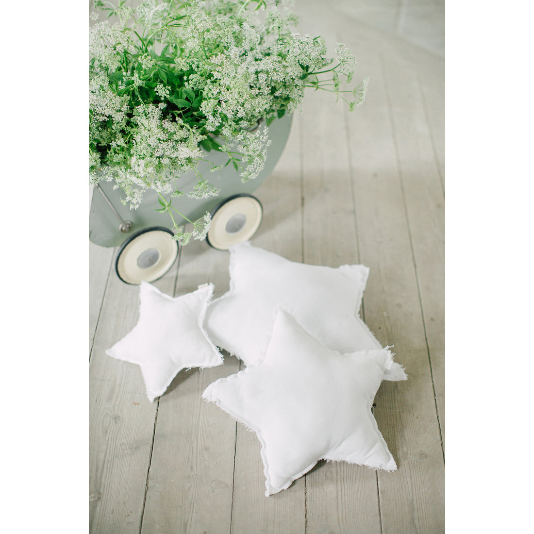 numero-74-star-cushion-white-01 (2)