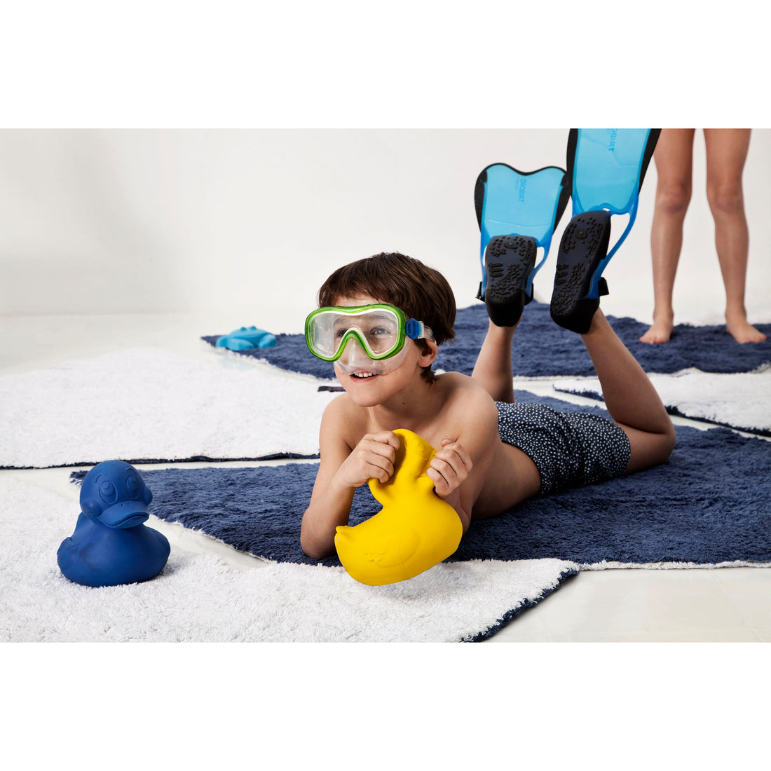 oli-&-carol-extra-large-monochrome-ducks-teether- (27)