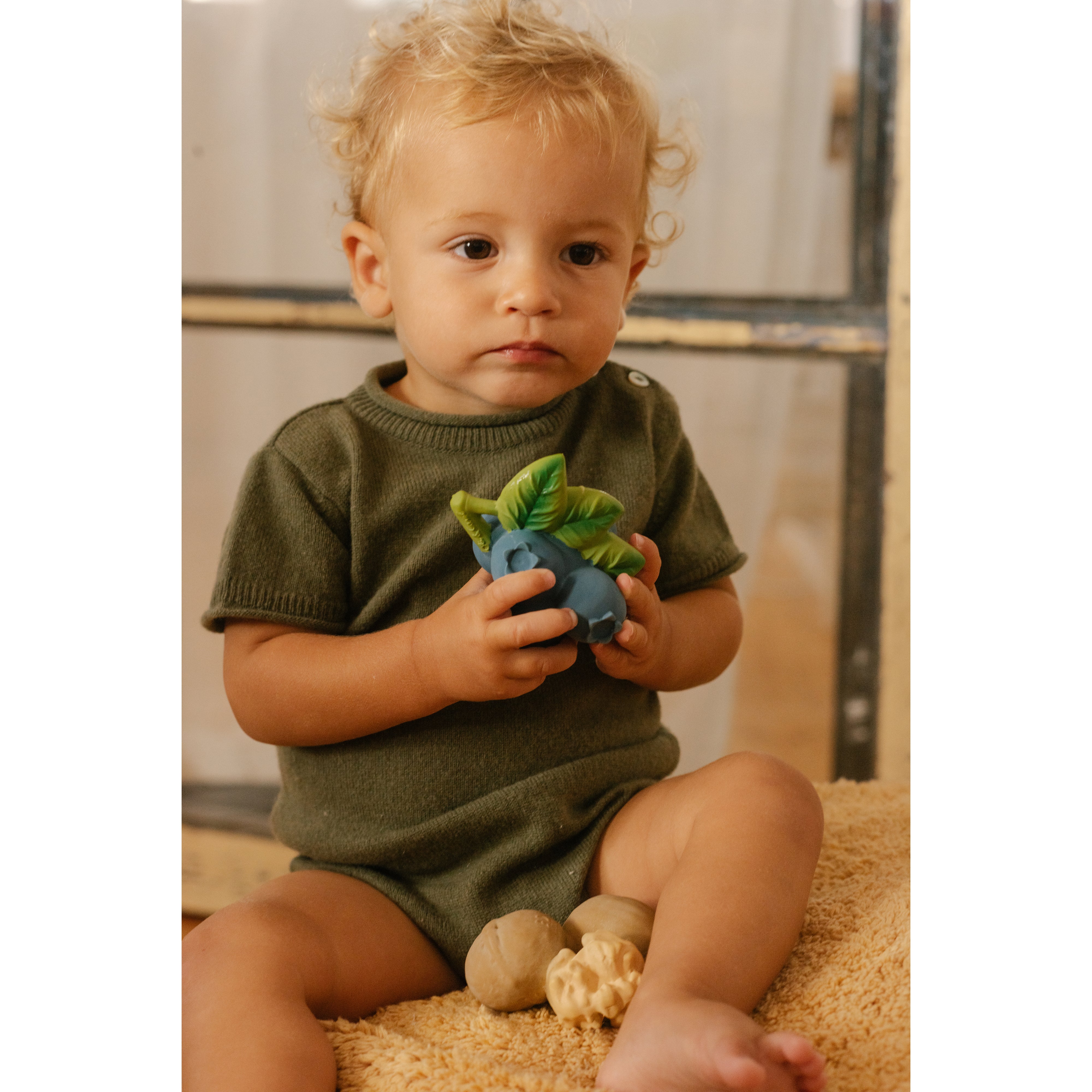 oli-&-carol-jerry-the-blueberry-teether-olic-l-blueberry- (30)